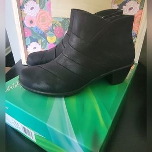 Women's Easy Street Black Booties